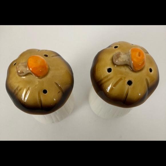 Vintage 1978 Merry Mushroom salt & pepper shakers - Picture 4 of 10